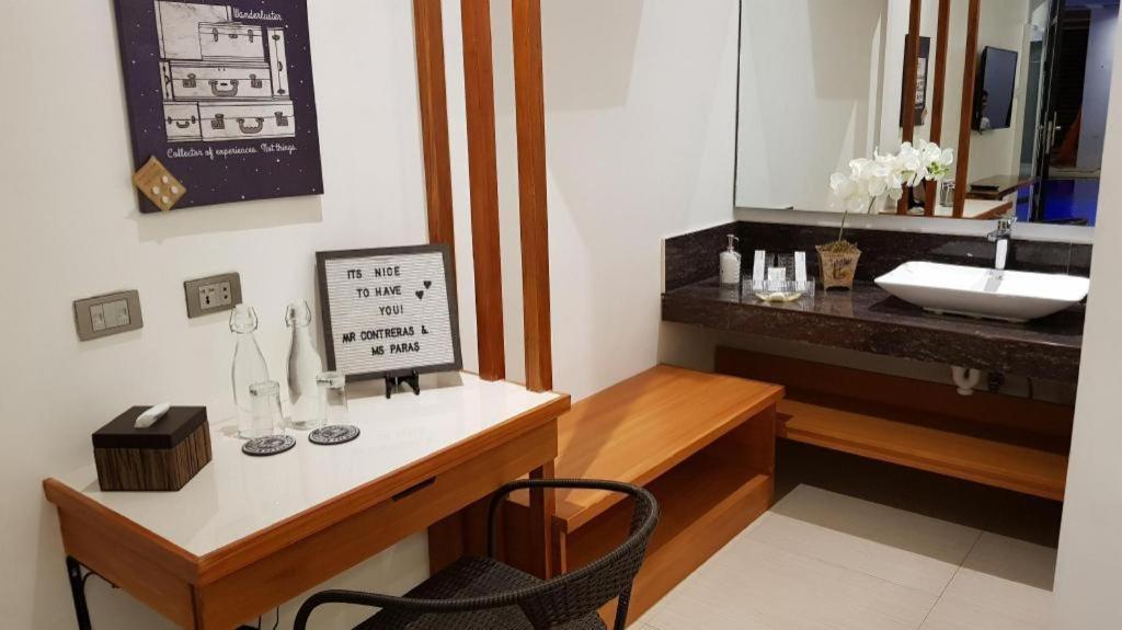 白色微风巴拉望精品酒店 公主港 外观 照片